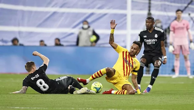 Barcelona verslaat Real Madrid